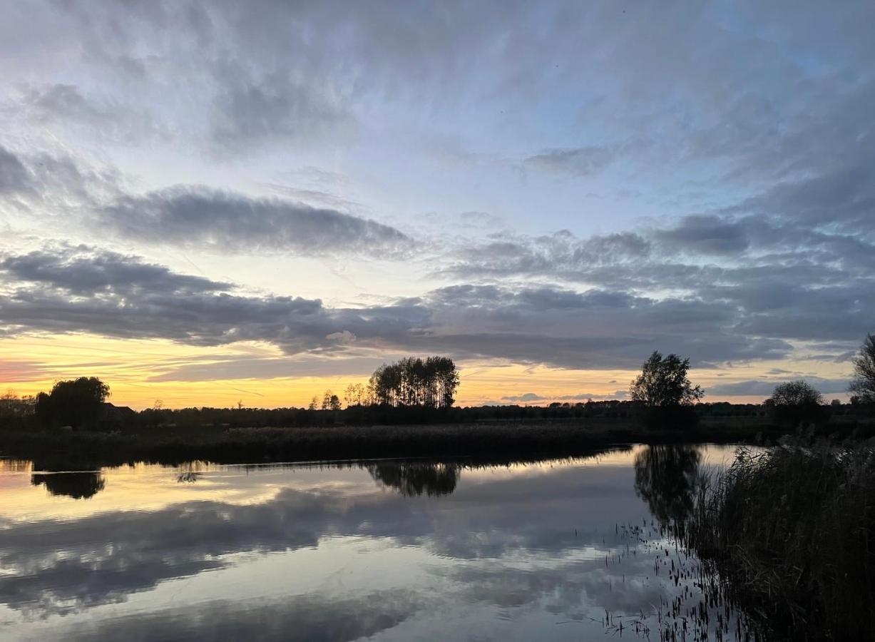 Artistiek Vakantiehuisje フルスト エクステリア 写真